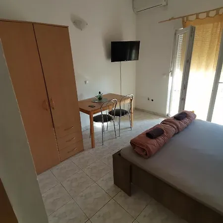 Banana Gradac (Split-Dalmatia)