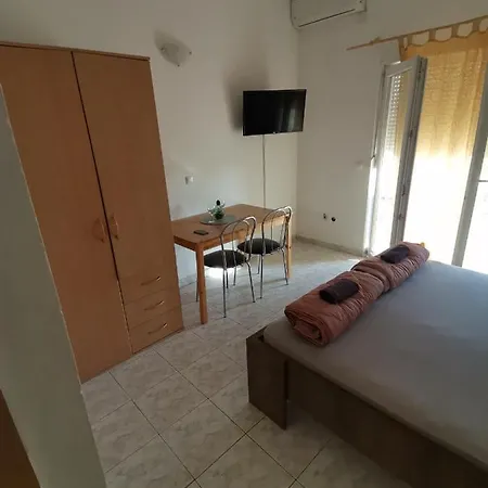 Banana Gradac (Split-Dalmatia)